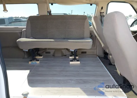 2004 Ford E-150 Chateau/Xl/Xlt z USA, uszkodzony, nr VIN 1FMRE11L24HA50229